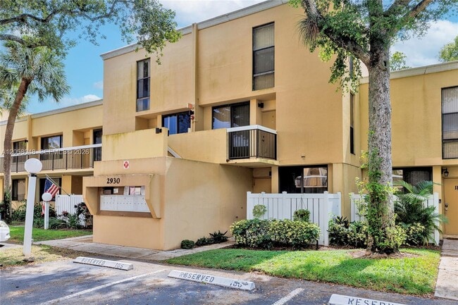 Photo - 2930 SW 87th Terrace Unidad 1814