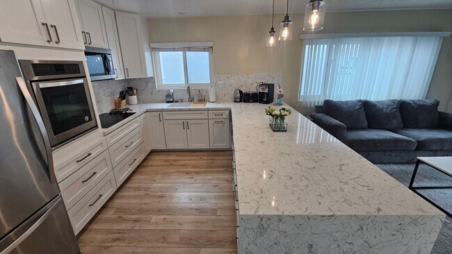 Newly renovated kitchen 2025 - 128 34th St Unidad 128 34th Street Upstairs