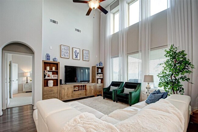 Photo - 23811 Via Viale Dr