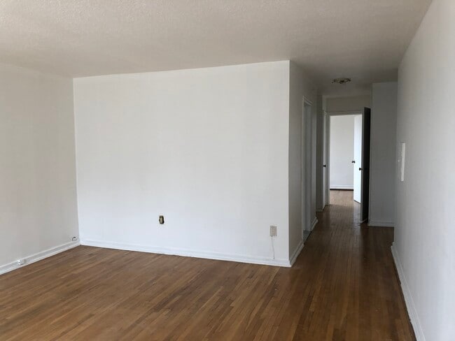 Photo - Large One Bedroom - Lake Ontario View Unit 14