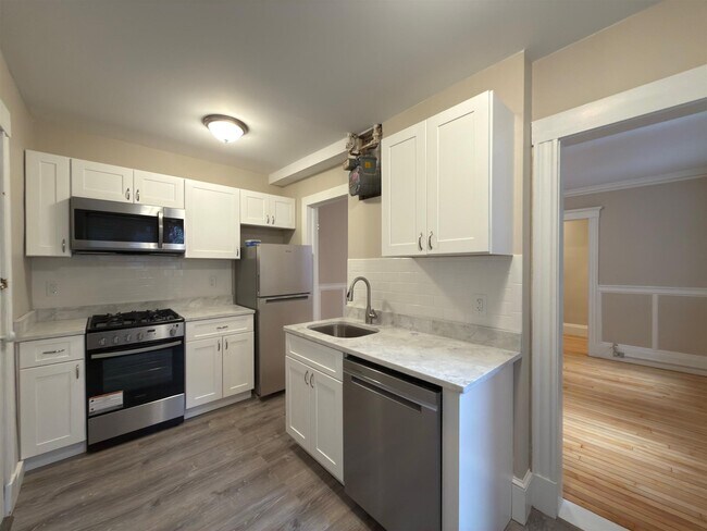 Building Photo - 6 Craigie Cir Unit #24