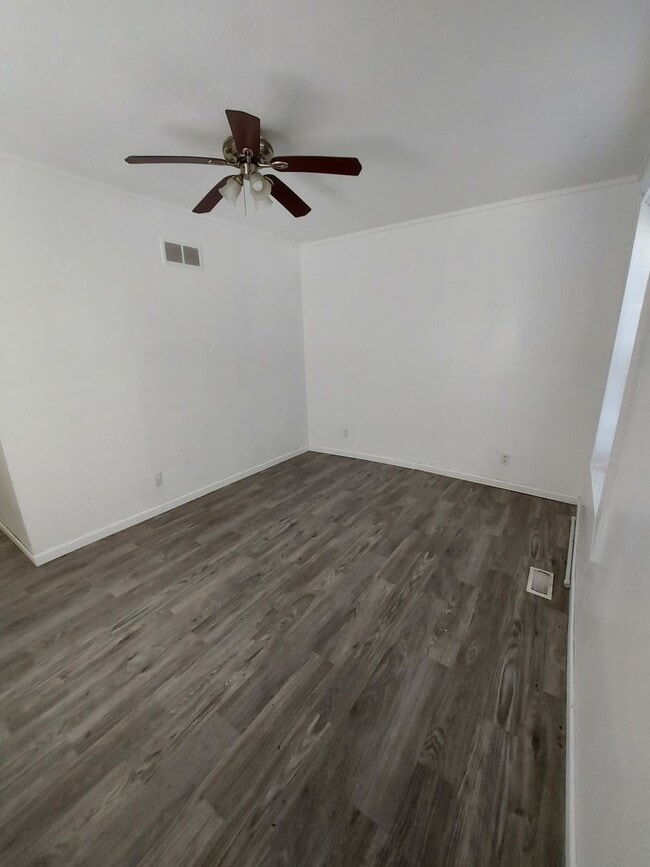 Photo - 2 BD/1BA