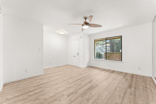 Photo - 903 Silver Quail Ln