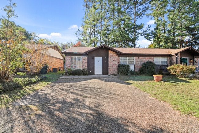 Building Photo - 7127 Gatewood Dr