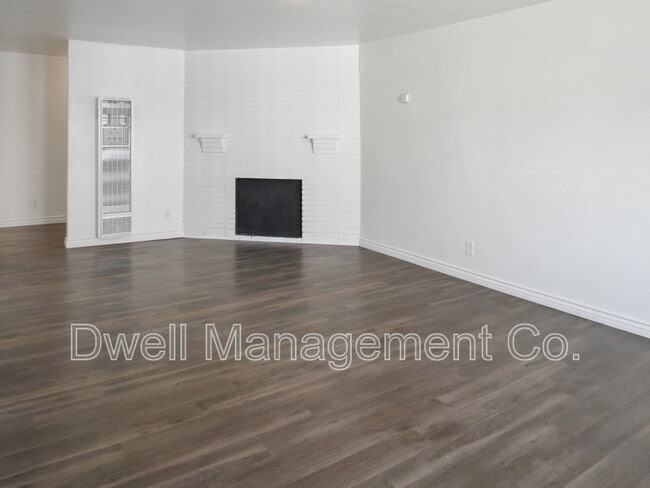 Photo - 2230 Main St