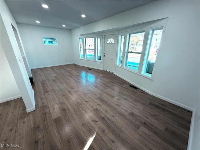 Photo - 10714 Greenlawn Ave