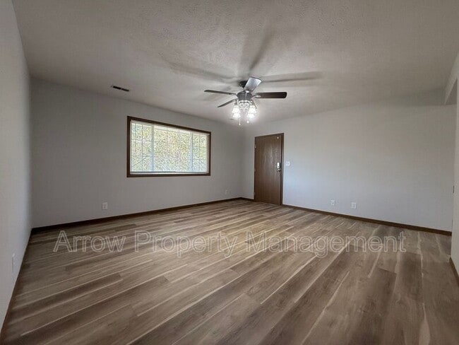 Photo - 535 Oak St Unidad 2