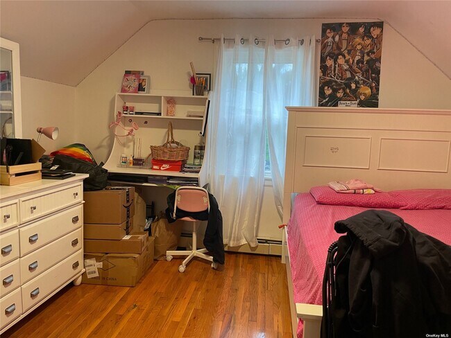 Photo - 116-44 220th St