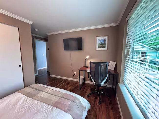 Photo - 9232 1st Dr SE