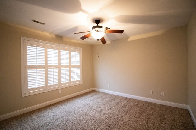 1343 Ambleside Dr