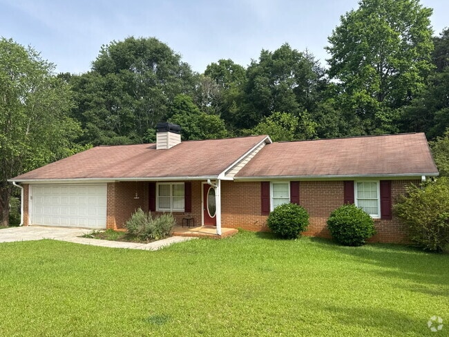 Building Photo - Brick Ranch Available Near Oakwood Rental