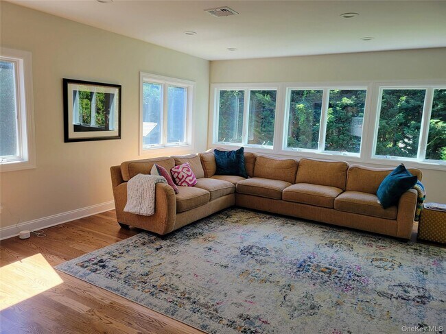 Photo - 650 Prescott Pl