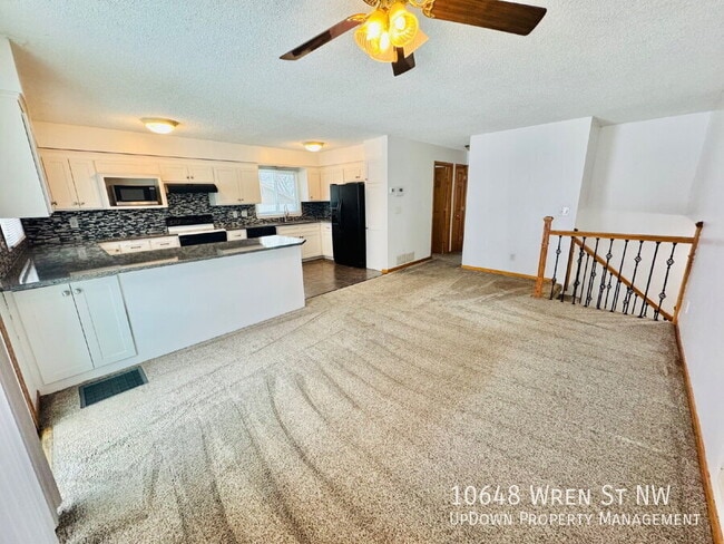 Photo - 10648 Wren St NW