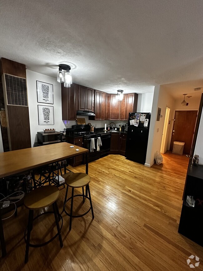 Building Photo - 150 Endicott St Unit 3 Rental