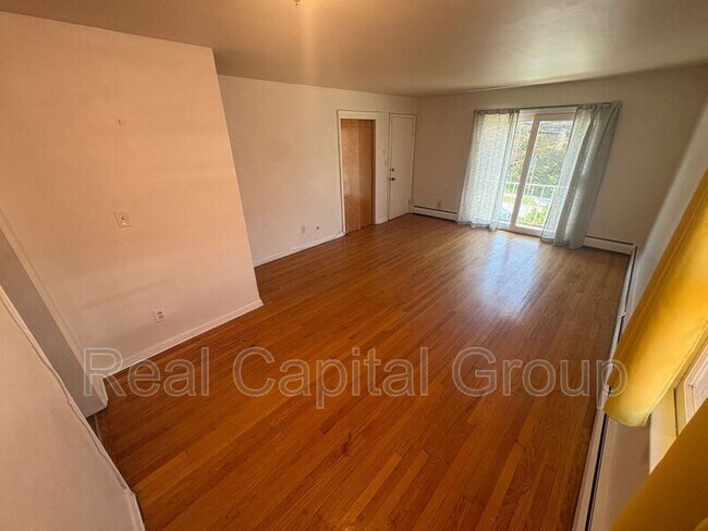 Photo - 189 S Allen St Unit Apt 2