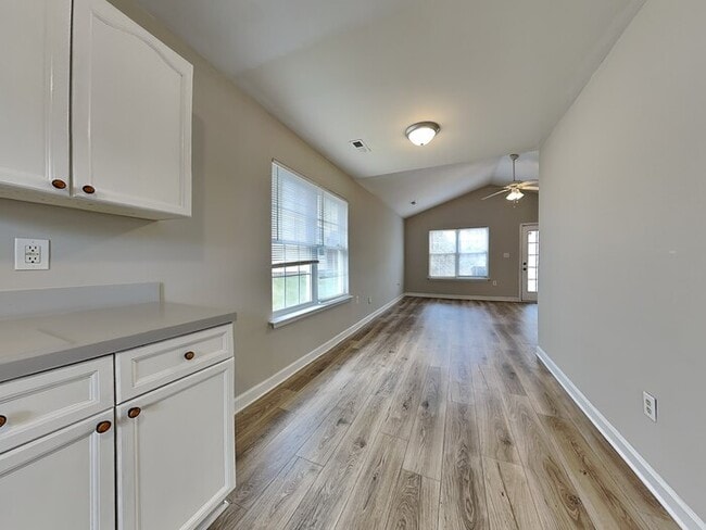 Photo - 1303 Braveheart Ln