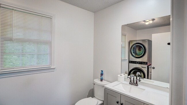 Photo - 1709 Herrin Dr