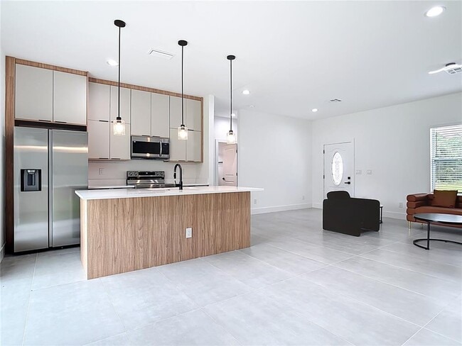 Photo - 407 Harbor Blvd