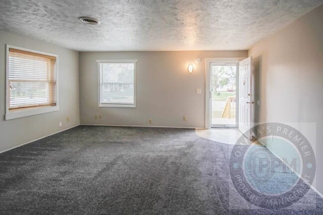 Photo - 3 Bedroom / 1.5 Bath Townhome in Gretna!!