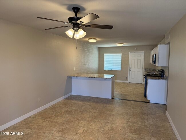 Building Photo - 11446 N 33rd Ave