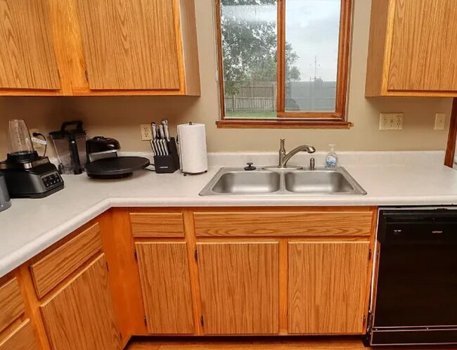 Photo - 1565 Cedar Crest Dr