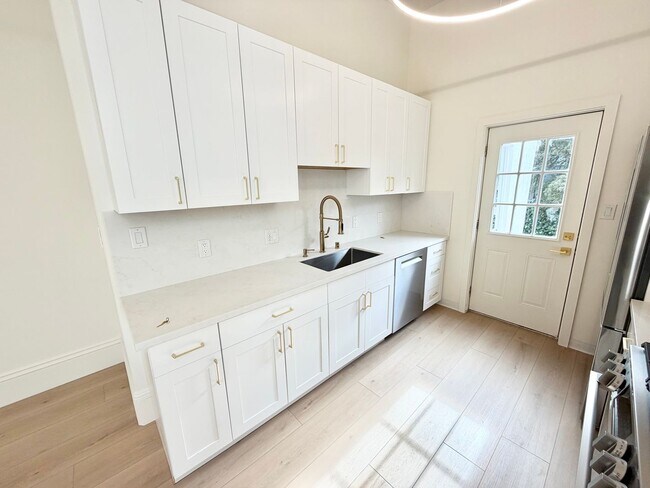 Photo - 937-941-941 Hayes St Unit 937 Hayes St