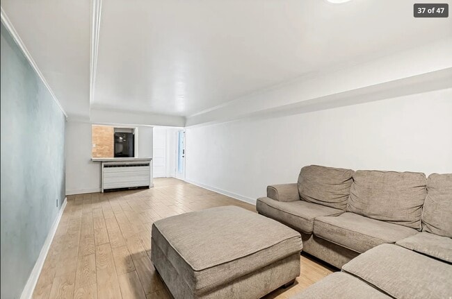 Photo - 1280 Laird Ave S