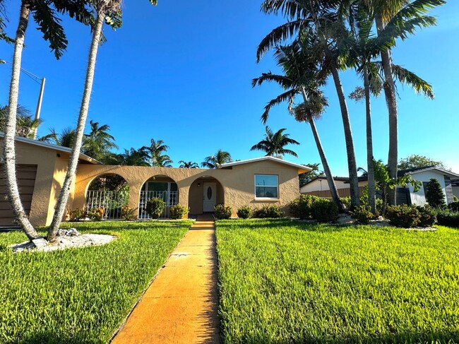 Building Photo - 8900 NW 23rd St Rental