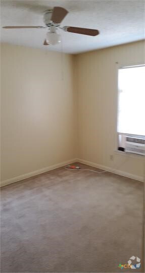 Building Photo - 810 Stetson Ave Rental