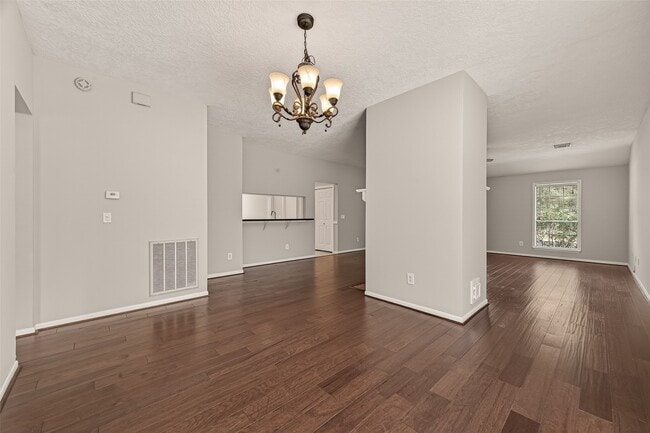 Photo - 27 Lush Meadow Pl