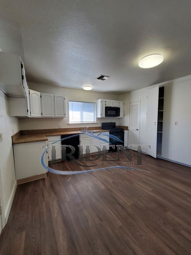 Photo - (1430m7) Sierra Way Units Unit 1825