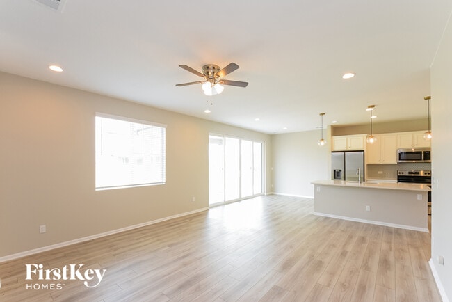 Photo - 10615 Akron St Casa