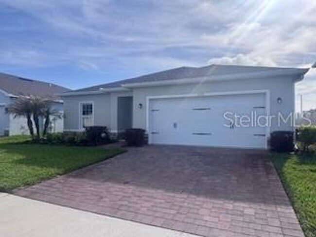 Building Photo - Haines City Charmer