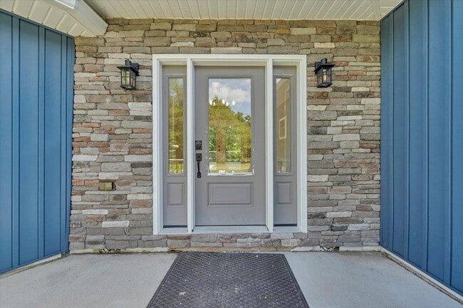 Photo - 3202 Mathews Ln