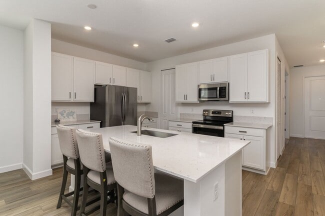 Photo - 699 Veridian Cir NW