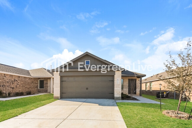 Building Photo - 2012 Sulky Ln