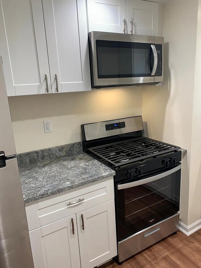 120 Bradford Ave Unit 2