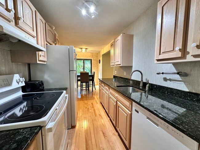 Photo - 31 Woodsedge Dr Unit APT 1C