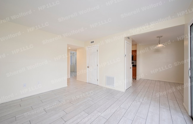 Photo - 5739 Peregrine Ave