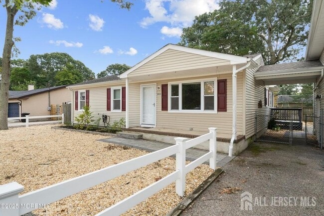 Photo - 303 Chestnut Dr