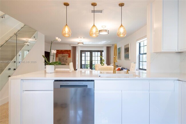 Photo - 576 Westree Ln