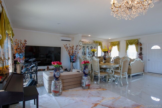 126 Trafalgar Dr