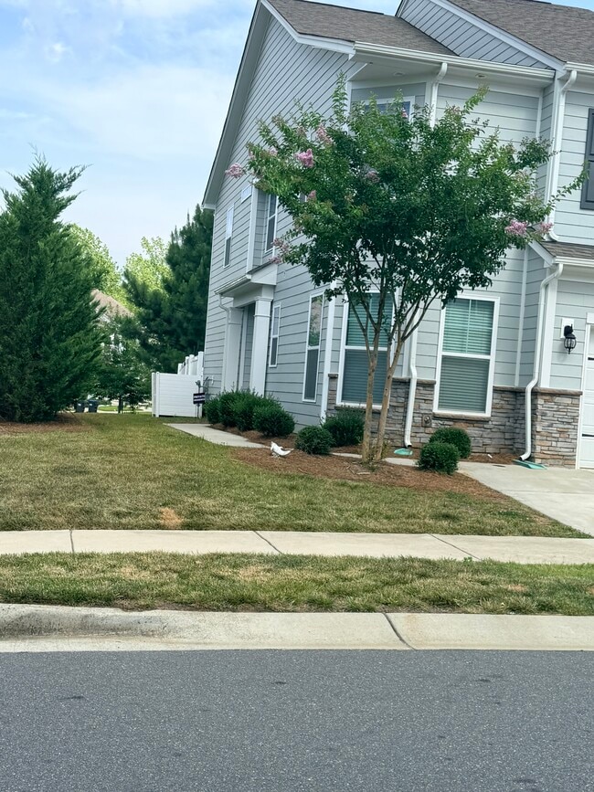 Photo - 726 Little Bluestem Dr