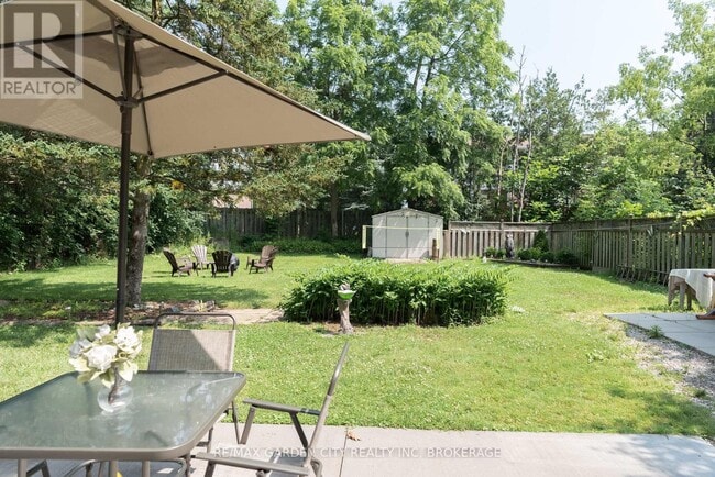 Photo - 5853 McLeod Rd