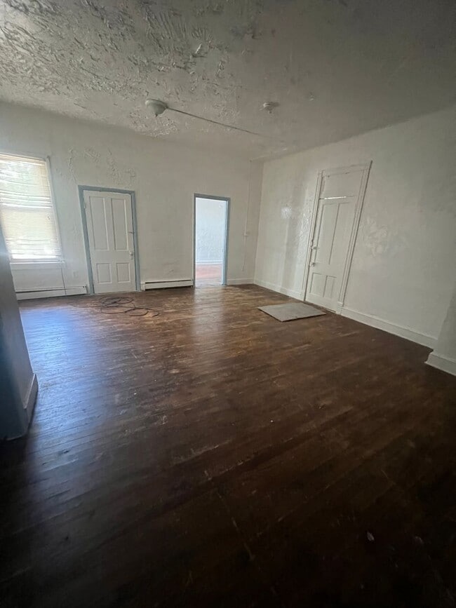 Photo - 161 W North St Unit Apartment 2