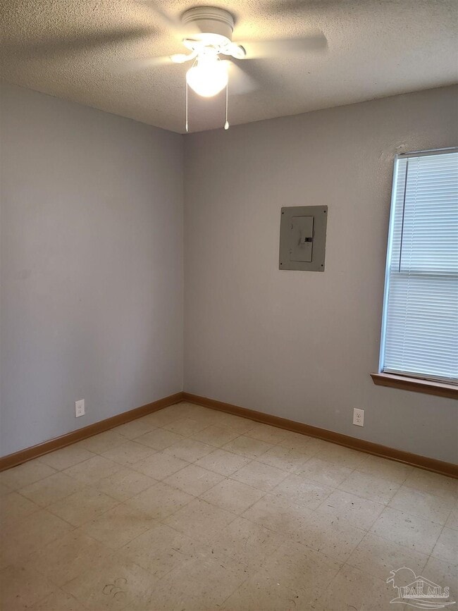 Photo - 1901 W Government St