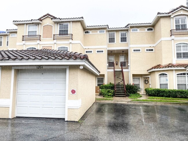 Building Photo - Beautiful 3 Bedroom 2.5 Bath 2 Story Key W... Rental