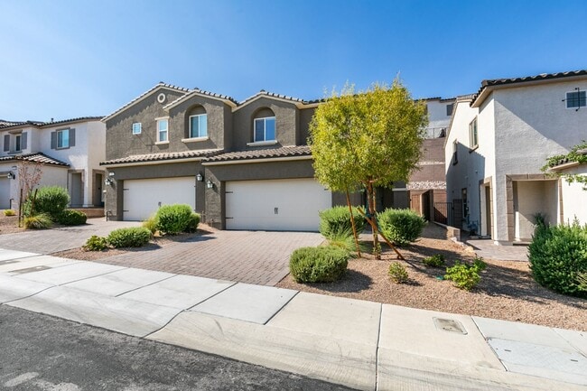 Photo - GORGEOUS TOWNHOME*UPGRADED*ALL APPLIANCES*...