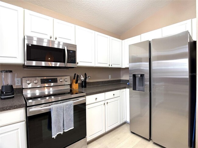 Photo - 353 Kensington Dr