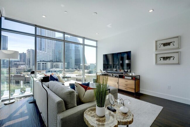 Photo - 501 West Ave Unit 703